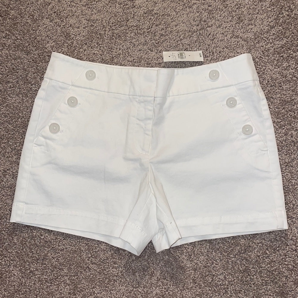 Ann Taylor Loft White Riviera Short 4” Inseam